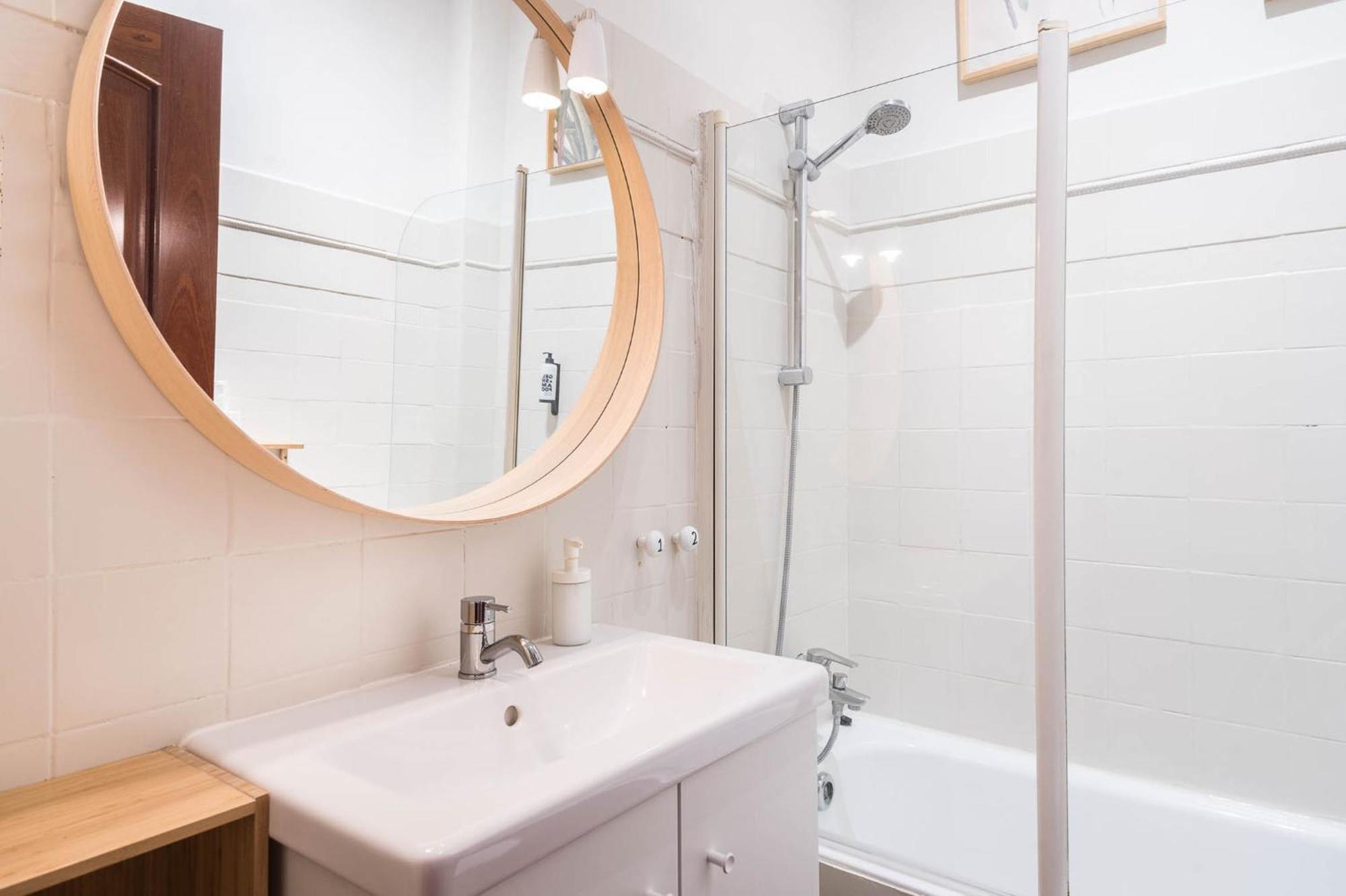 Spacious & Sunny Apt With Terrace In The City Center Barcelona Ngoại thất bức ảnh