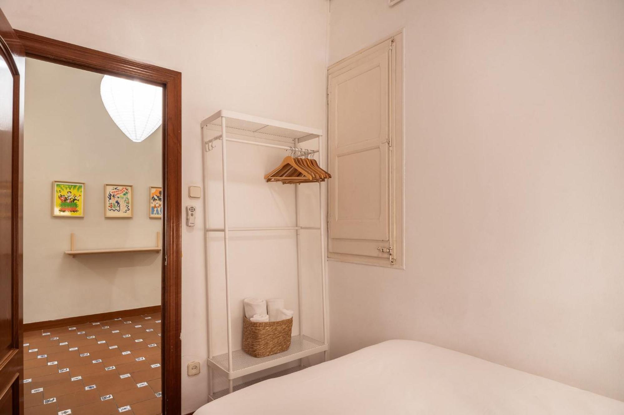 Spacious & Sunny Apt With Terrace In The City Center Barcelona Ngoại thất bức ảnh