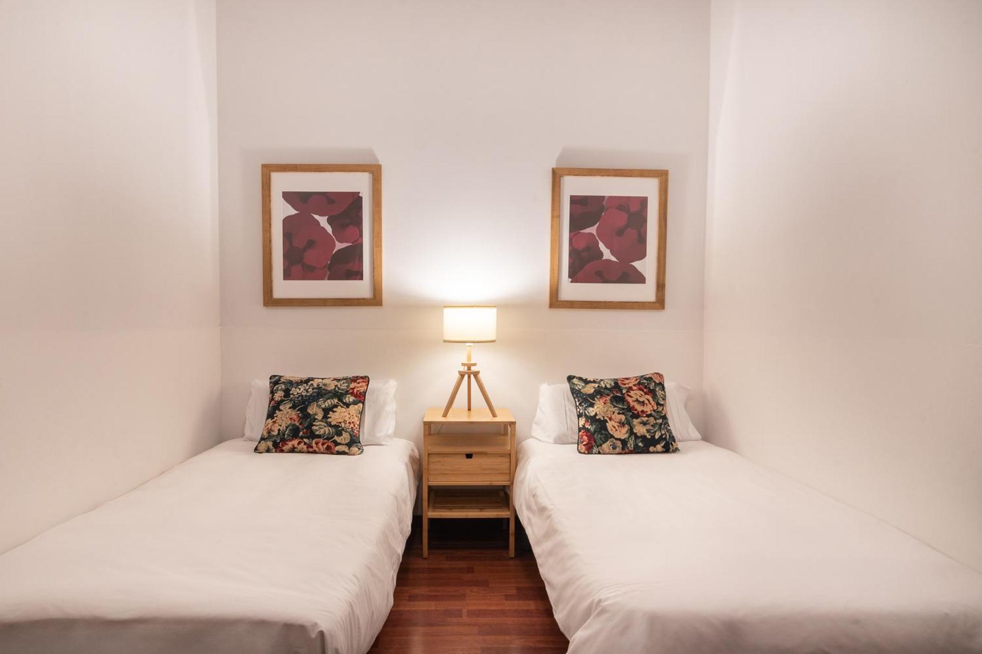 Spacious & Sunny Apt With Terrace In The City Center Barcelona Ngoại thất bức ảnh